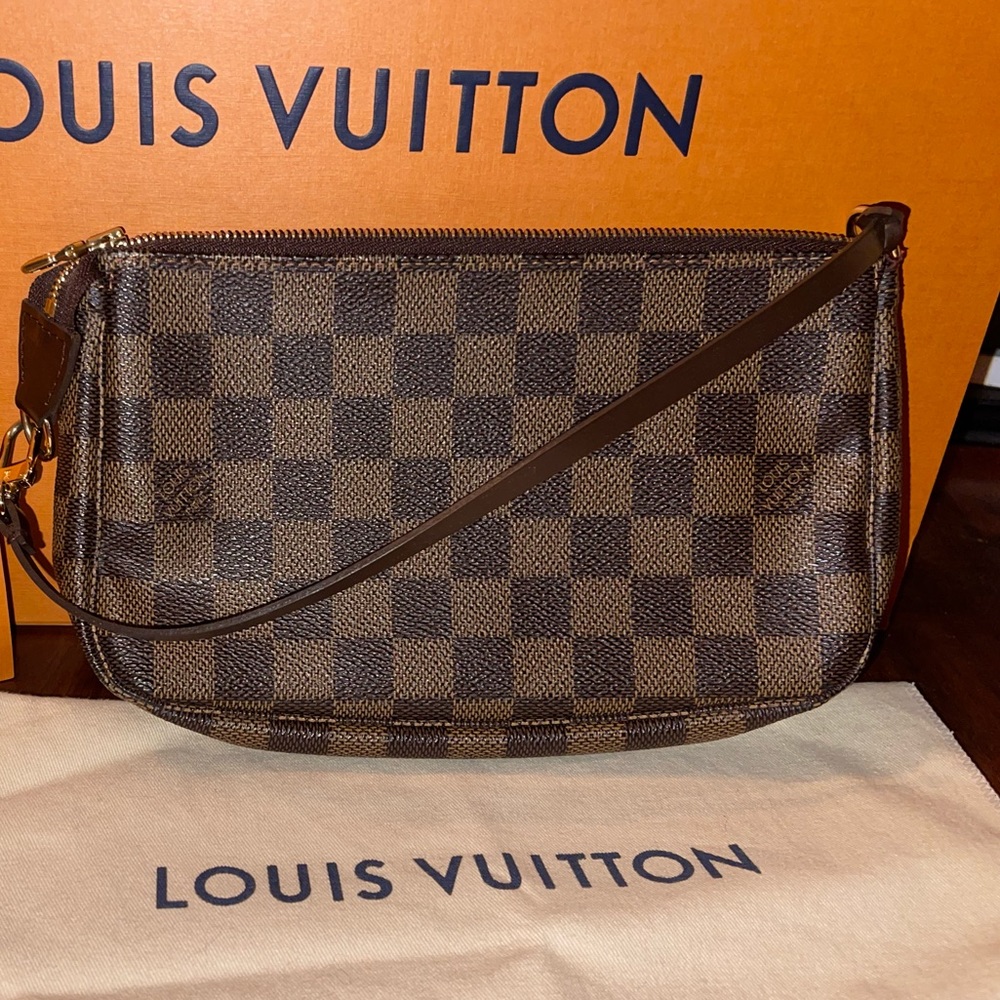 Louis Vuitton Pochette Accessoires in Damier Ebene